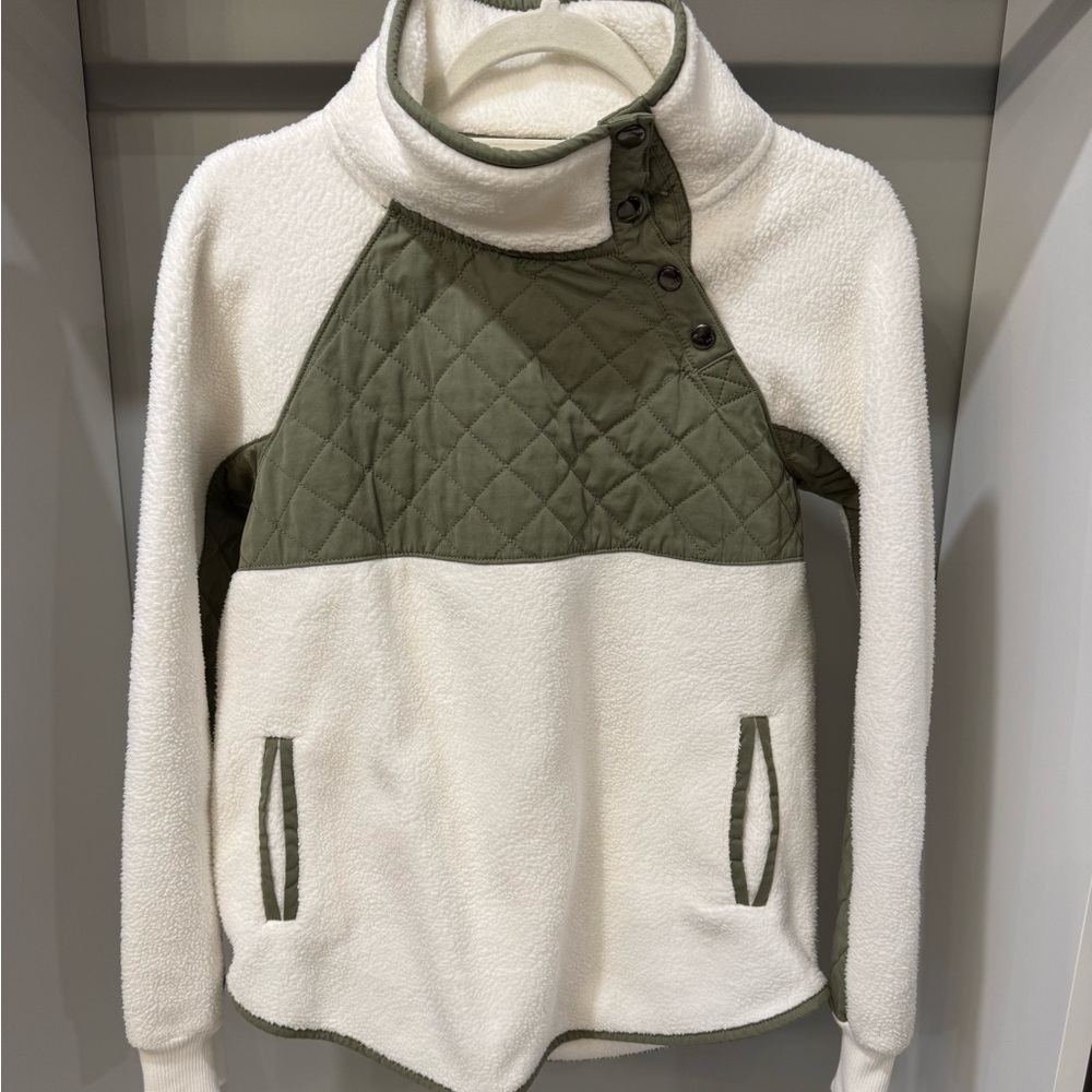 Abercrombie & Fitch Cream & Olive Green Fleece XS